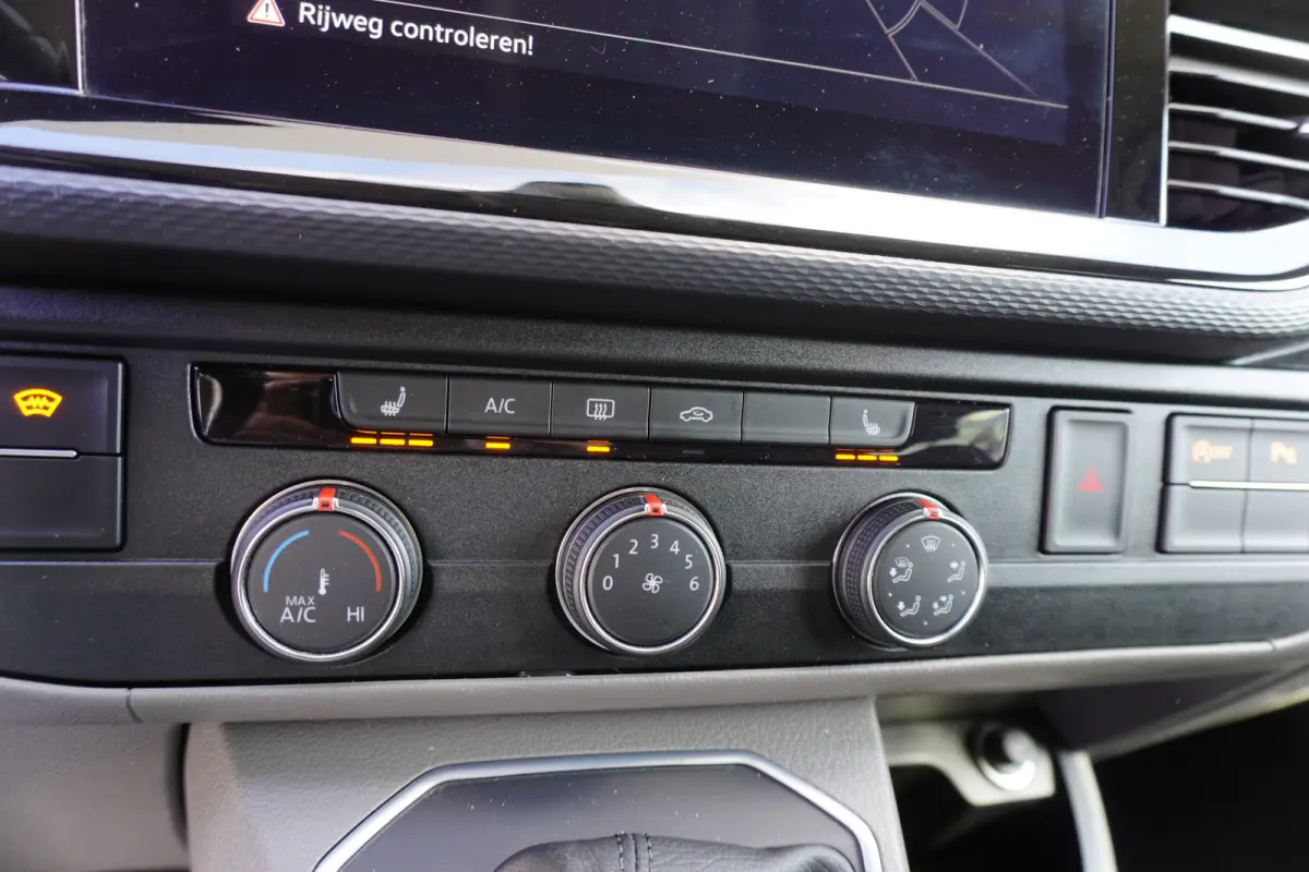 199pk Automaat 4x4 Bulli Dubbele cabine Trekhaak Camera Apple Carplay Navigatie digitaal dashboard ACC Cruise control Stoelverwarming