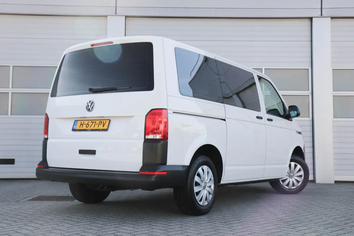 2.0 TDI 110pk L1H1 | Airco | Bluetooth Telefoonvoorbereiding | 9 Zitplaatsen Op Kenteken | Ideaal Voor Camperombouw
