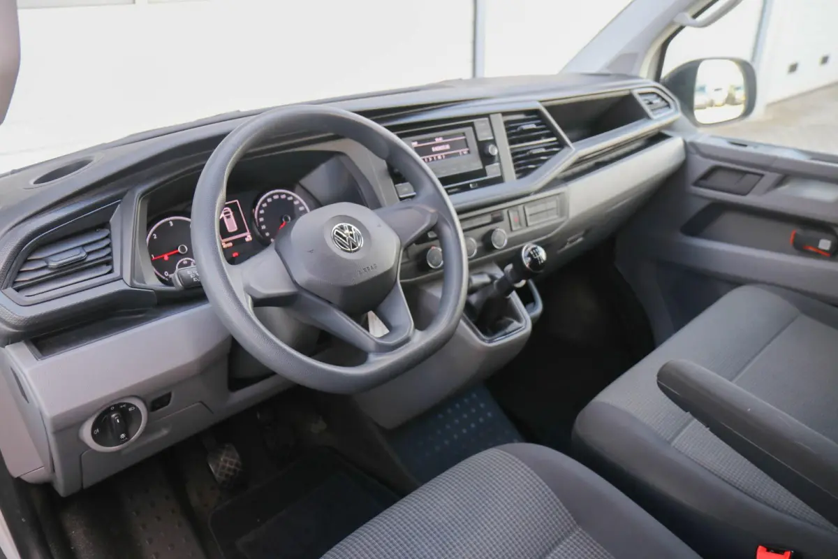 2.0 TDI 110pk L1H1 | Airco | Bluetooth Telefoonvoorbereiding | 9 Zitplaatsen Op Kenteken | Ideaal Voor Camperombouw