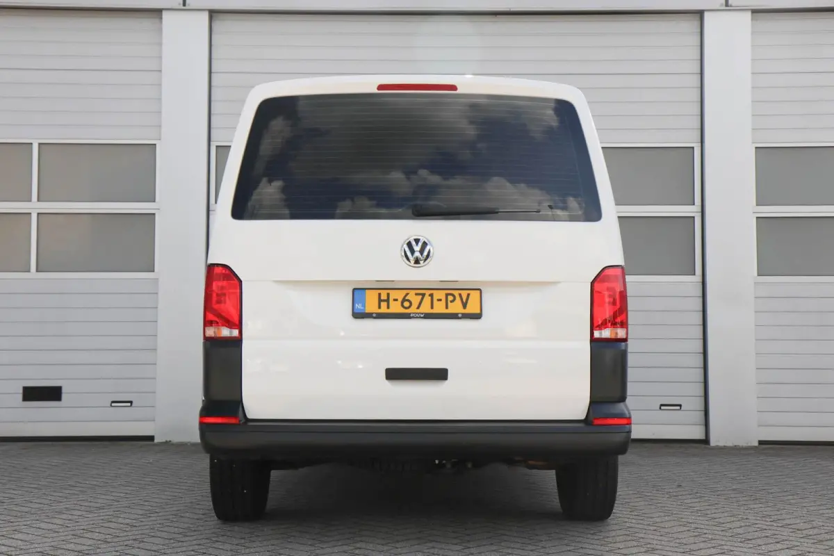 2.0 TDI 110pk L1H1 | Airco | Bluetooth Telefoonvoorbereiding | 9 Zitplaatsen Op Kenteken | Ideaal Voor Camperombouw