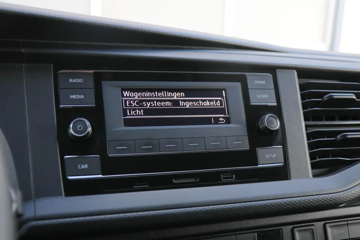 2.0 TDI 110pk L1H1 | Airco | Bluetooth Telefoonvoorbereiding | 9 Zitplaatsen Op Kenteken | Ideaal Voor Camperombouw