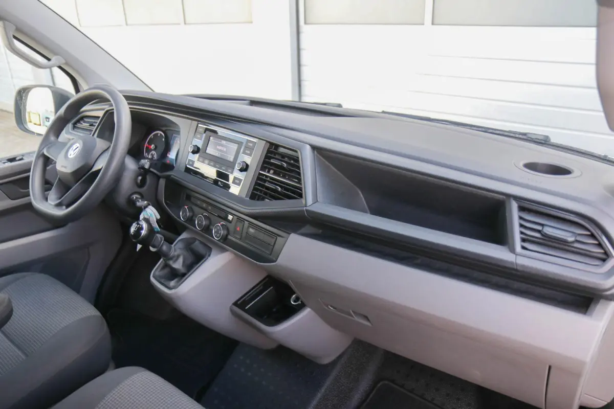 2.0 TDI 110pk L1H1 | Airco | Bluetooth Telefoonvoorbereiding | 9 Zitplaatsen Op Kenteken | Ideaal Voor Camperombouw