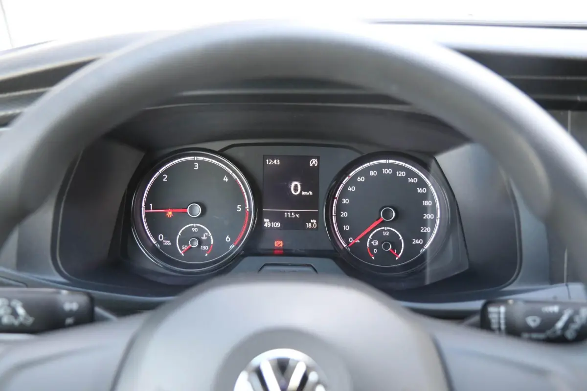 2.0 TDI 110pk L1H1 | Airco | Bluetooth Telefoonvoorbereiding | 9 Zitplaatsen Op Kenteken | Ideaal Voor Camperombouw