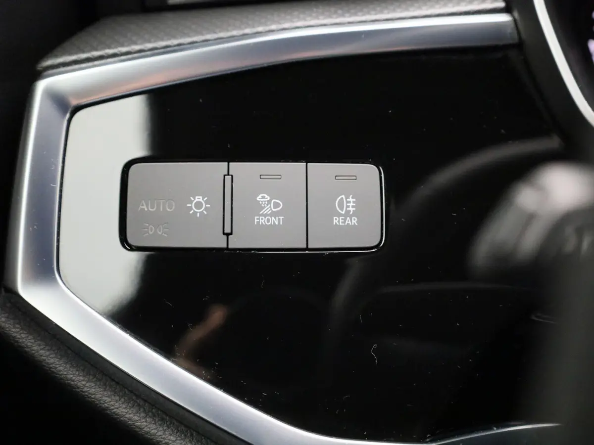 35 TFSI S Edition Competition 150 PK | S-line | Automaat | Navigatie | Camera | Adaptive cruise control | Audi sound system | Lichtmetalen velgen 20' | Audi smartphone interface |