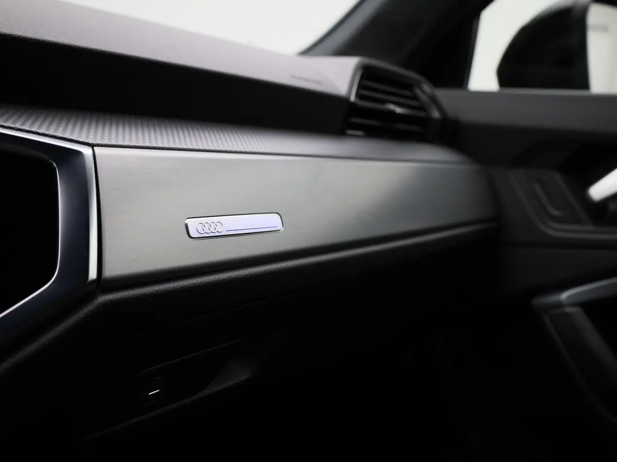 35 TFSI S Edition Competition 150 PK | S-line | Automaat | Navigatie | Camera | Adaptive cruise control | Audi sound system | Lichtmetalen velgen 20' | Audi smartphone interface |