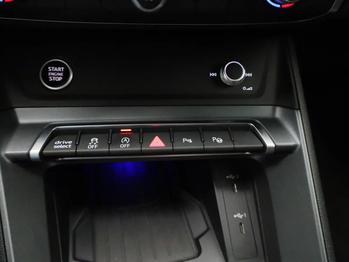 35 TFSI S Edition Competition 150 PK | S-line | Automaat | Navigatie | Camera | Adaptive cruise control | Audi sound system | Lichtmetalen velgen 20' | Audi smartphone interface |
