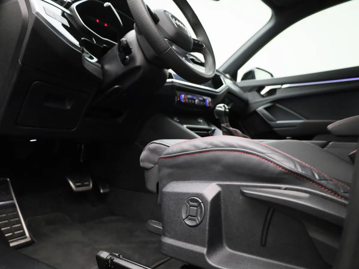 35 TFSI S Edition Competition 150 PK | S-line | Automaat | Navigatie | Camera | Adaptive cruise control | Audi sound system | Lichtmetalen velgen 20' | Audi smartphone interface |