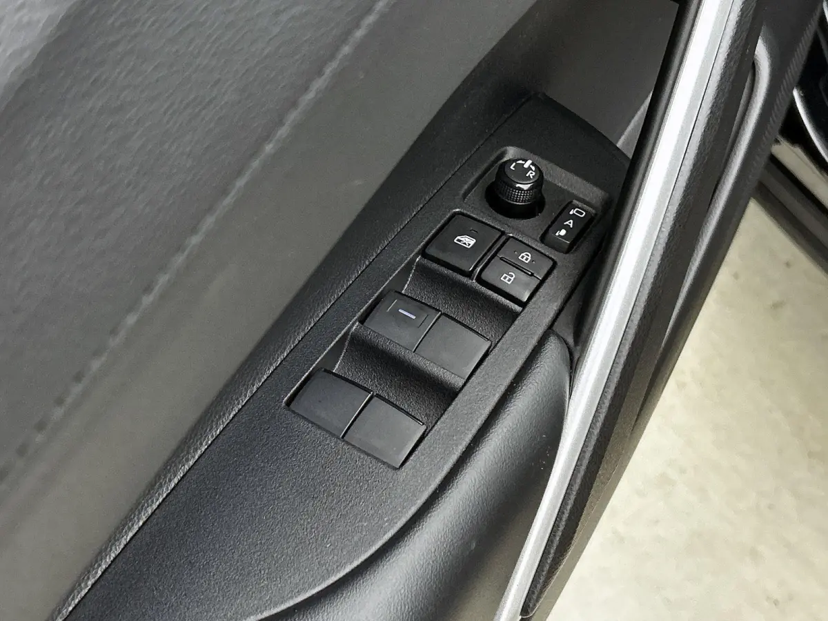 Hybrid 140 Business Plus Automaat | Trekhaak | Winterpakket | Navi | LMV