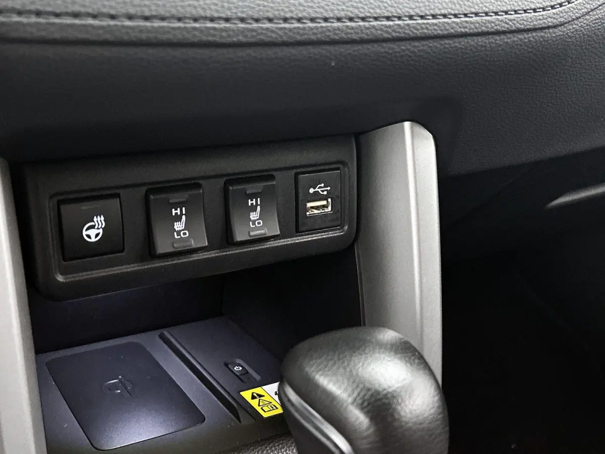 Hybrid 140 Business Plus Automaat | Trekhaak | Winterpakket | Navi | LMV