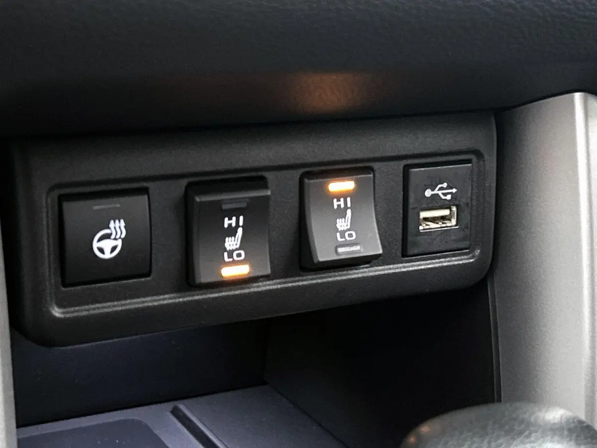 Hybrid 140 Business Plus Automaat | Trekhaak | Winterpakket | Navi | LMV