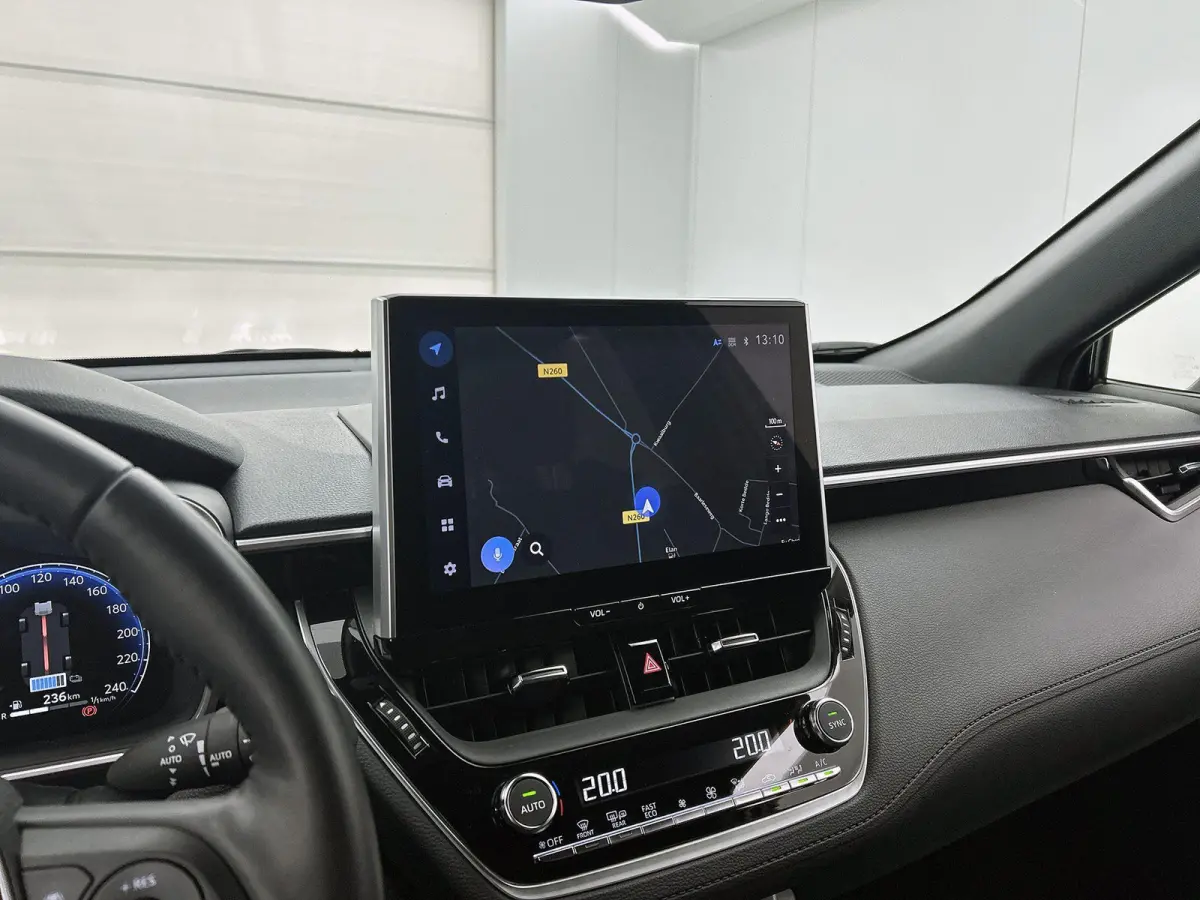 Hybrid 140 Business Plus Automaat | Trekhaak | Winterpakket | Navi | LMV