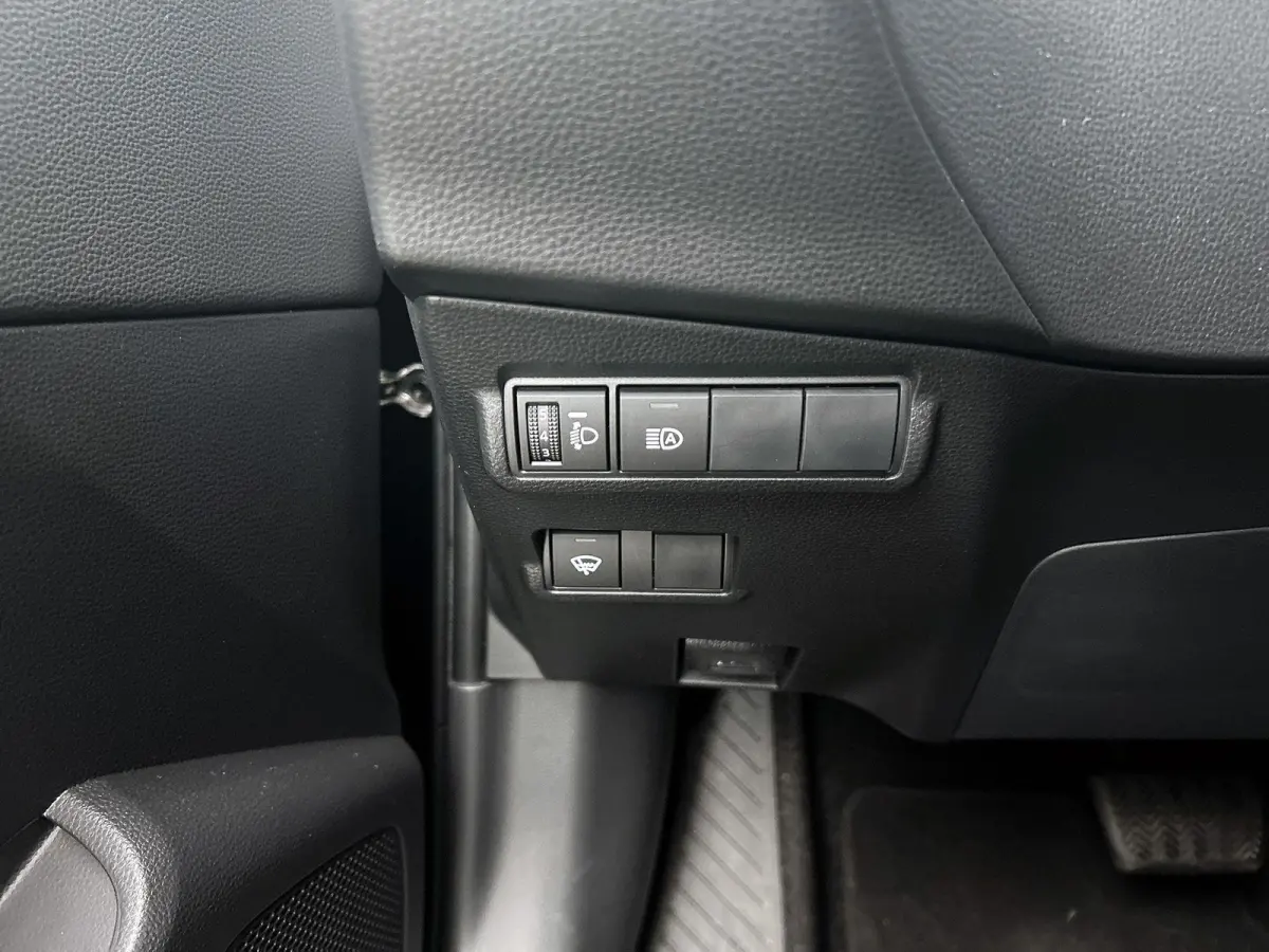 Hybrid 140 Business Plus Automaat | Trekhaak | Winterpakket | Navi | LMV