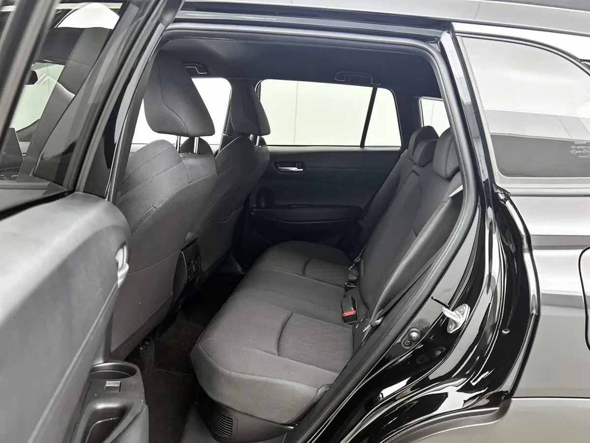 Hybrid 140 Business Plus Automaat | Trekhaak | Winterpakket | Navi | LMV