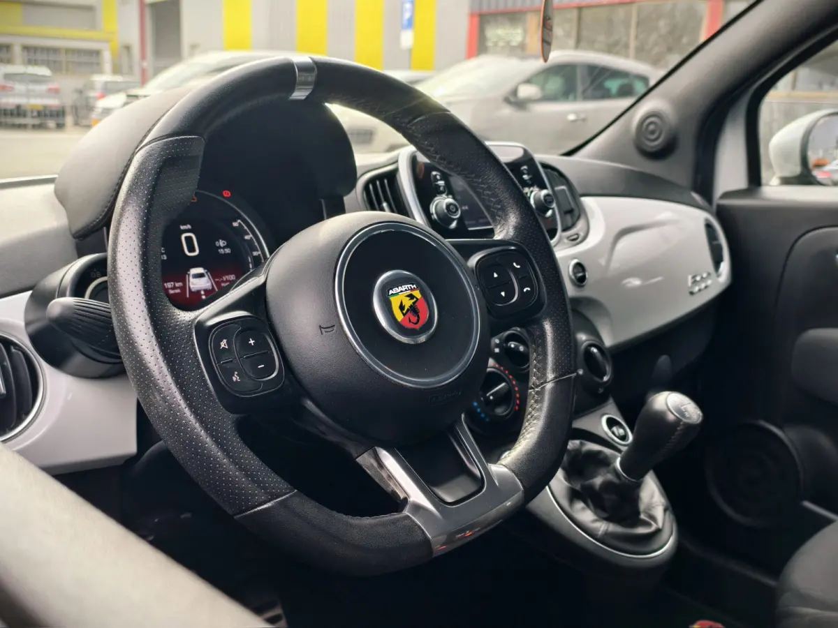 1.4 T-Jet Abarth 595 // 146 PK / SPORTUITVOERING / 17" VELGEN / 2020