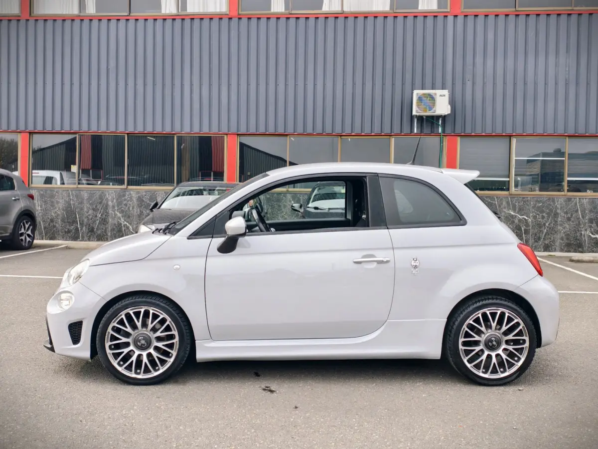 1.4 T-Jet Abarth 595 // 146 PK / SPORTUITVOERING / 17" VELGEN / 2020