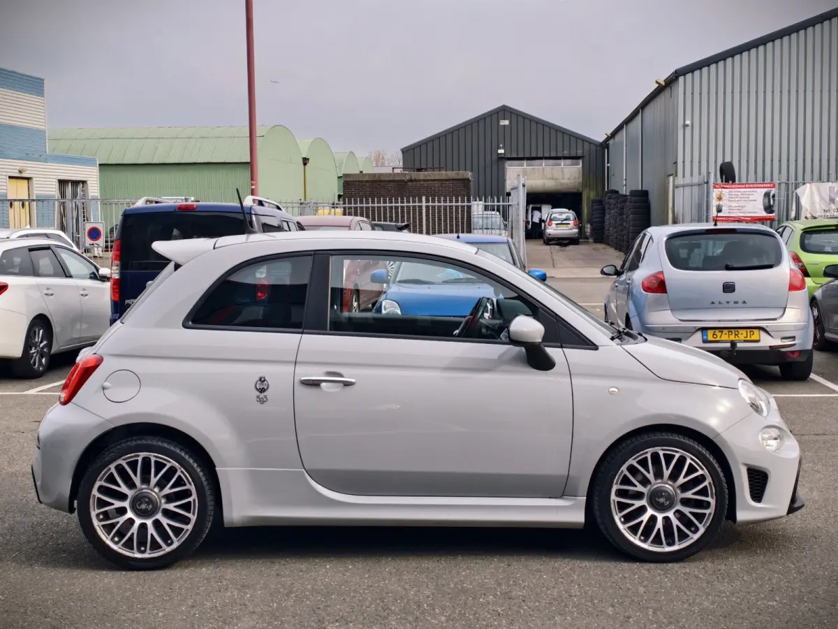 1.4 T-Jet Abarth 595 // 146 PK / SPORTUITVOERING / 17" VELGEN / 2020