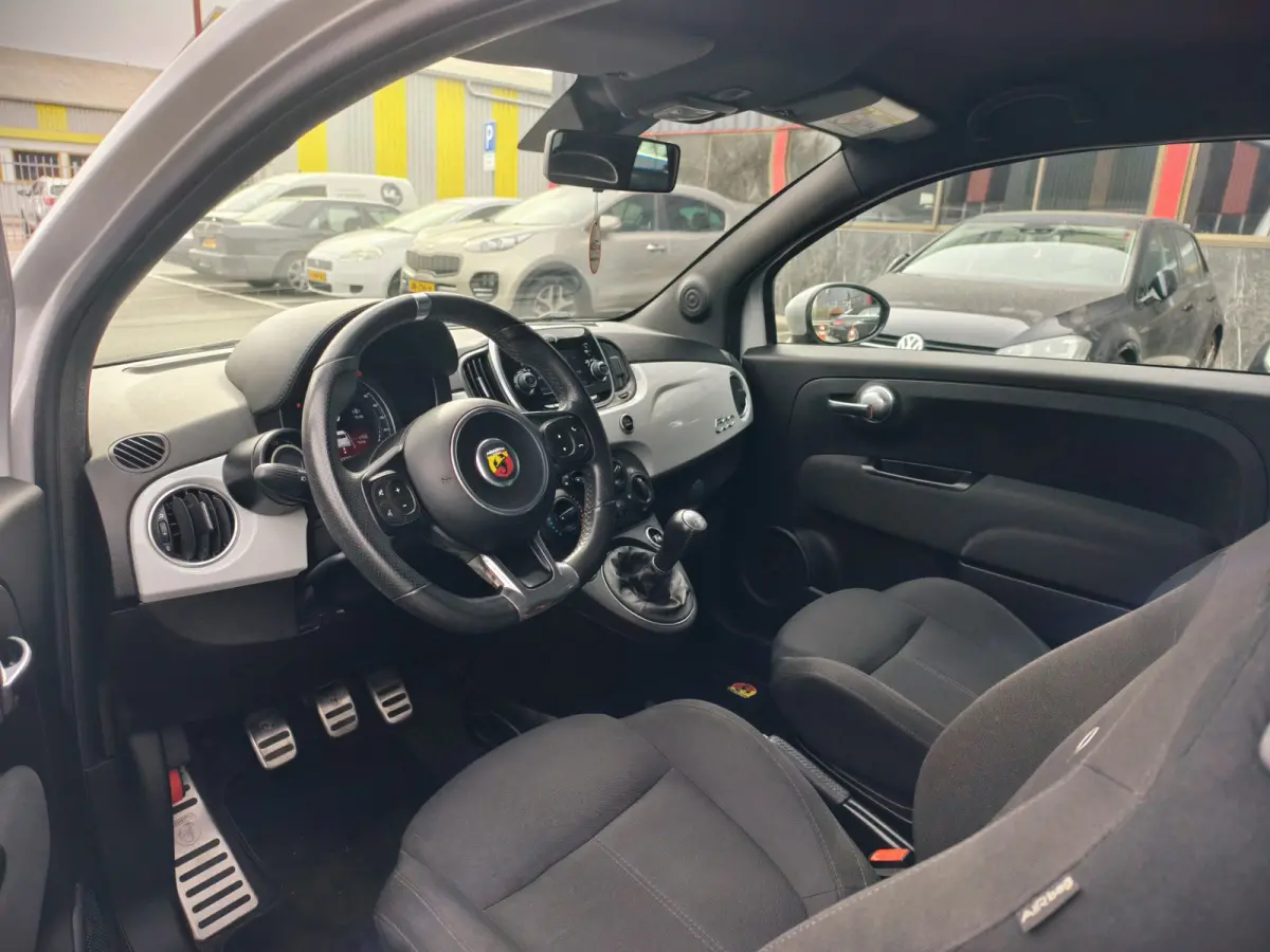 1.4 T-Jet Abarth 595 // 146 PK / SPORTUITVOERING / 17" VELGEN / 2020