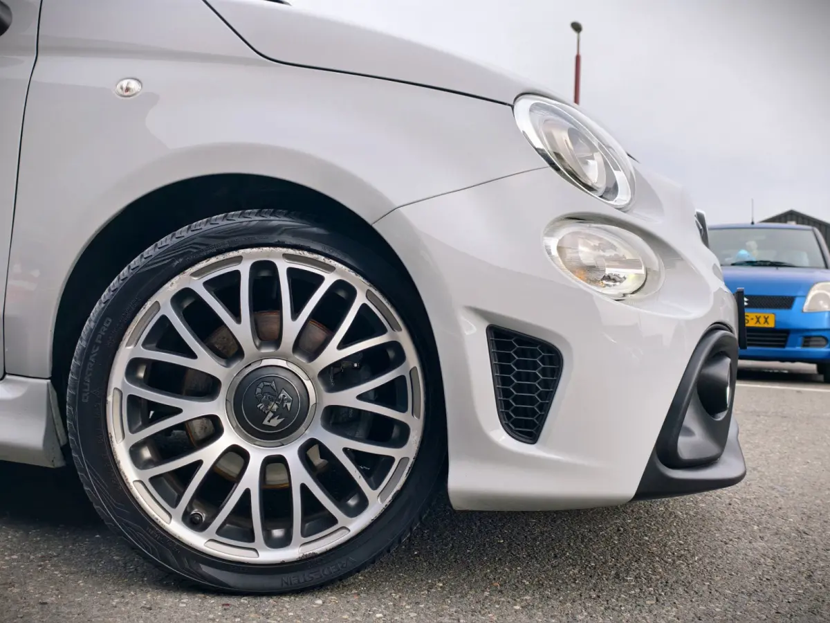 1.4 T-Jet Abarth 595 // 146 PK / SPORTUITVOERING / 17" VELGEN / 2020