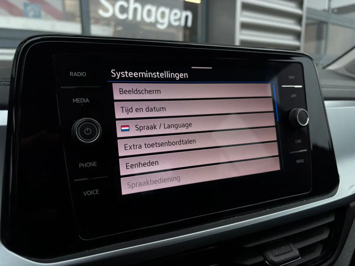 1.0 TSI 110 pk Life | Airco | Parkeersensoren | Apple Carplay |