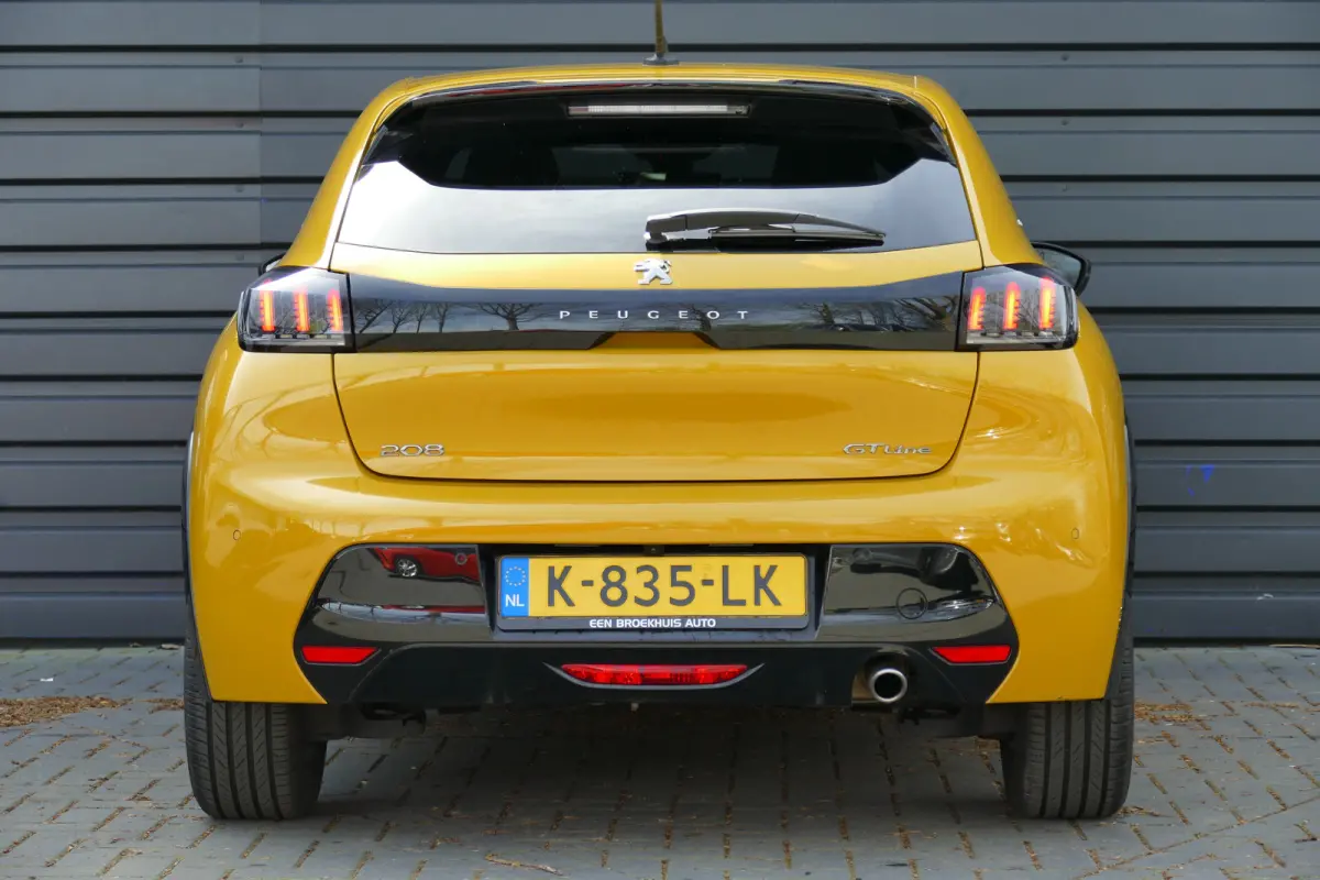 1.2 PURETECH 100PK 5-DRS GT-LINE / NAVI / CLIMA / CAMERA / 17"LMV / FULL-LED / PDC / BLUETOOTH / CRUISECONTROL / 1E EIGENAAR / SCHITTERENDE STAAT !!