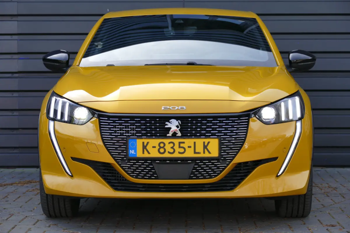 1.2 PURETECH 100PK 5-DRS GT-LINE / NAVI / CLIMA / CAMERA / 17"LMV / FULL-LED / PDC / BLUETOOTH / CRUISECONTROL / 1E EIGENAAR / SCHITTERENDE STAAT !!