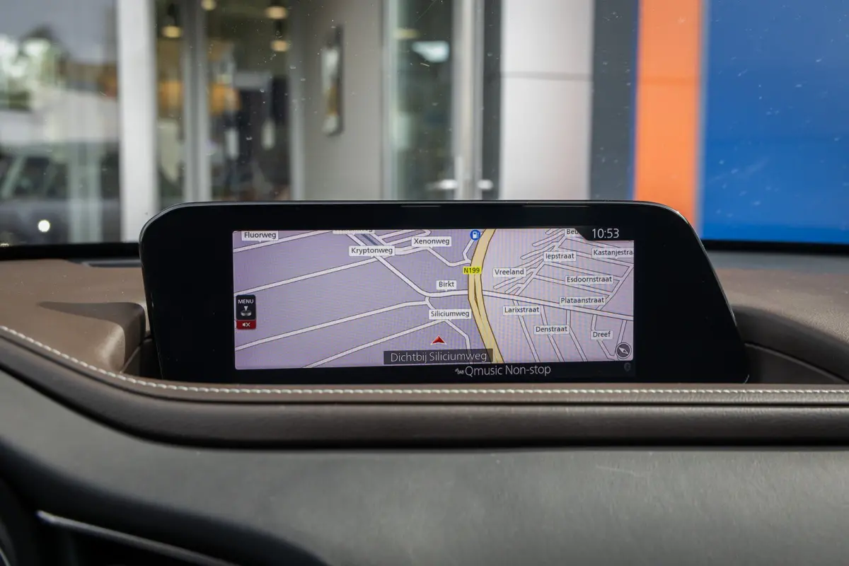 2.0 e-SkyActiv-X M Hybrid Luxury | Head-Up display | BOSE | Camera | Stoel/Stuurverwarming | Leder | Apple Carplay/Android Auto | 18''LM Velgen | Achteruitrijcamera | Apple Carplay/Android A