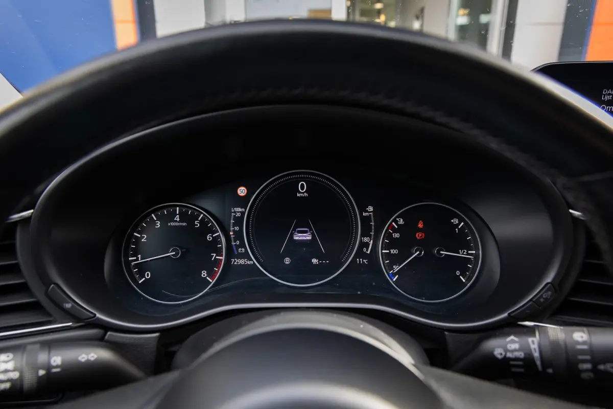 2.0 e-SkyActiv-X M Hybrid Luxury | Head-Up display | BOSE | Camera | Stoel/Stuurverwarming | Leder | Apple Carplay/Android Auto | 18''LM Velgen | Achteruitrijcamera | Apple Carplay/Android A