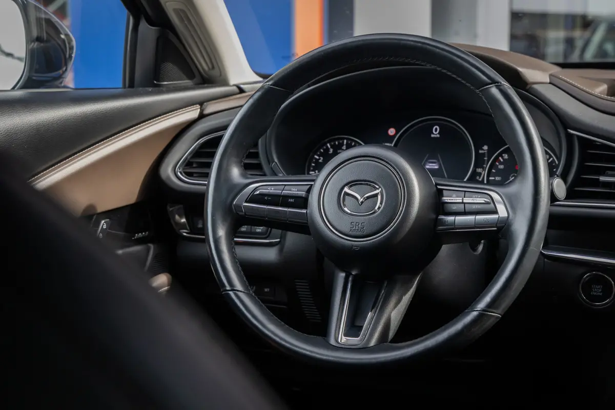 2.0 e-SkyActiv-X M Hybrid Luxury | Head-Up display | BOSE | Camera | Stoel/Stuurverwarming | Leder | Apple Carplay/Android Auto | 18''LM Velgen | Achteruitrijcamera | Apple Carplay/Android A