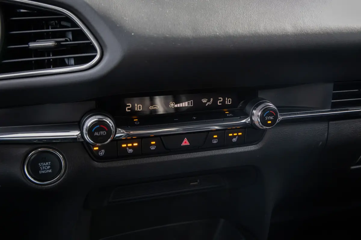 2.0 e-SkyActiv-X M Hybrid Luxury | Head-Up display | BOSE | Camera | Stoel/Stuurverwarming | Leder | Apple Carplay/Android Auto | 18''LM Velgen | Achteruitrijcamera | Apple Carplay/Android A