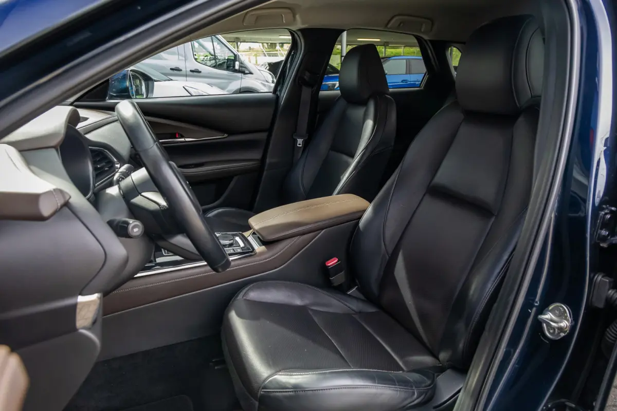 2.0 e-SkyActiv-X M Hybrid Luxury | Head-Up display | BOSE | Camera | Stoel/Stuurverwarming | Leder | Apple Carplay/Android Auto | 18''LM Velgen | Achteruitrijcamera | Apple Carplay/Android A