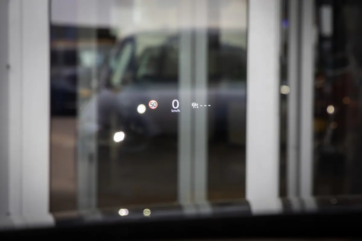2.0 e-SkyActiv-X M Hybrid Luxury | Head-Up display | BOSE | Camera | Stoel/Stuurverwarming | Leder | Apple Carplay/Android Auto | 18''LM Velgen | Achteruitrijcamera | Apple Carplay/Android A