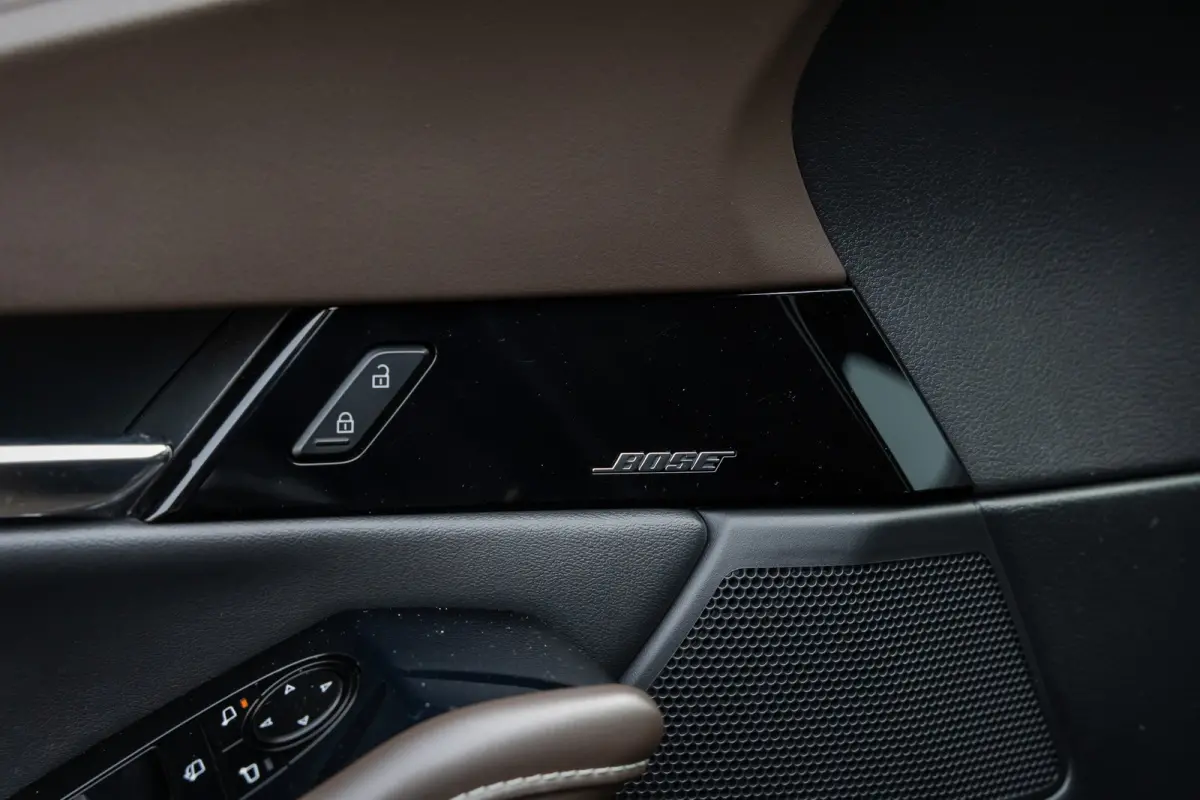 2.0 e-SkyActiv-X M Hybrid Luxury | Head-Up display | BOSE | Camera | Stoel/Stuurverwarming | Leder | Apple Carplay/Android Auto | 18''LM Velgen | Achteruitrijcamera | Apple Carplay/Android A