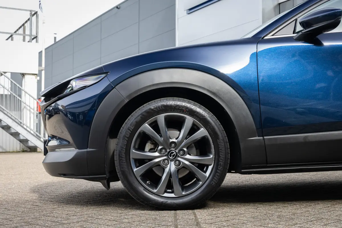 2.0 e-SkyActiv-X M Hybrid Luxury | Head-Up display | BOSE | Camera | Stoel/Stuurverwarming | Leder | Apple Carplay/Android Auto | 18''LM Velgen | Achteruitrijcamera | Apple Carplay/Android A