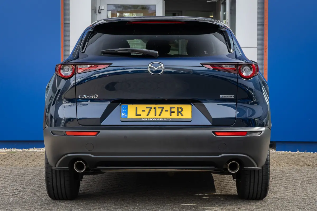 2.0 e-SkyActiv-X M Hybrid Luxury | Head-Up display | BOSE | Camera | Stoel/Stuurverwarming | Leder | Apple Carplay/Android Auto | 18''LM Velgen | Achteruitrijcamera | Apple Carplay/Android A