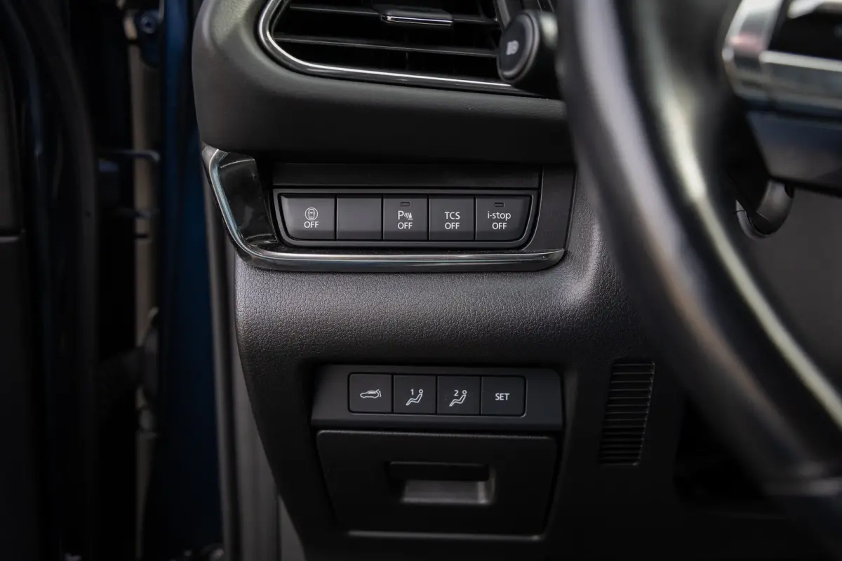 2.0 e-SkyActiv-X M Hybrid Luxury | Head-Up display | BOSE | Camera | Stoel/Stuurverwarming | Leder | Apple Carplay/Android Auto | 18''LM Velgen | Achteruitrijcamera | Apple Carplay/Android A