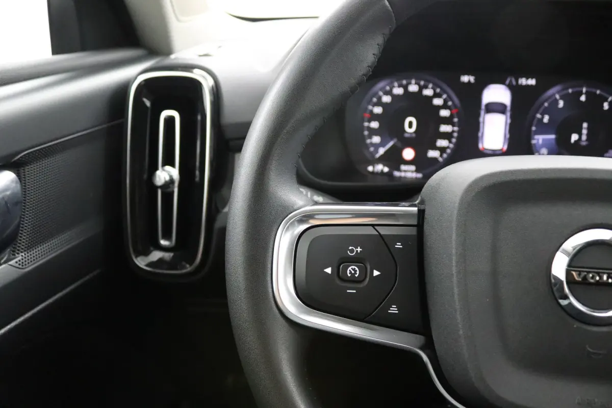 T2 Inscription | Stoel en stuurwielverwarming | Adaptieve Cruise control | Lederen bekleding | Parkeersensoren voor en achter | LED |