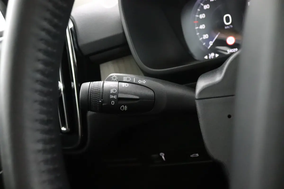 T2 Inscription | Stoel en stuurwielverwarming | Adaptieve Cruise control | Lederen bekleding | Parkeersensoren voor en achter | LED |