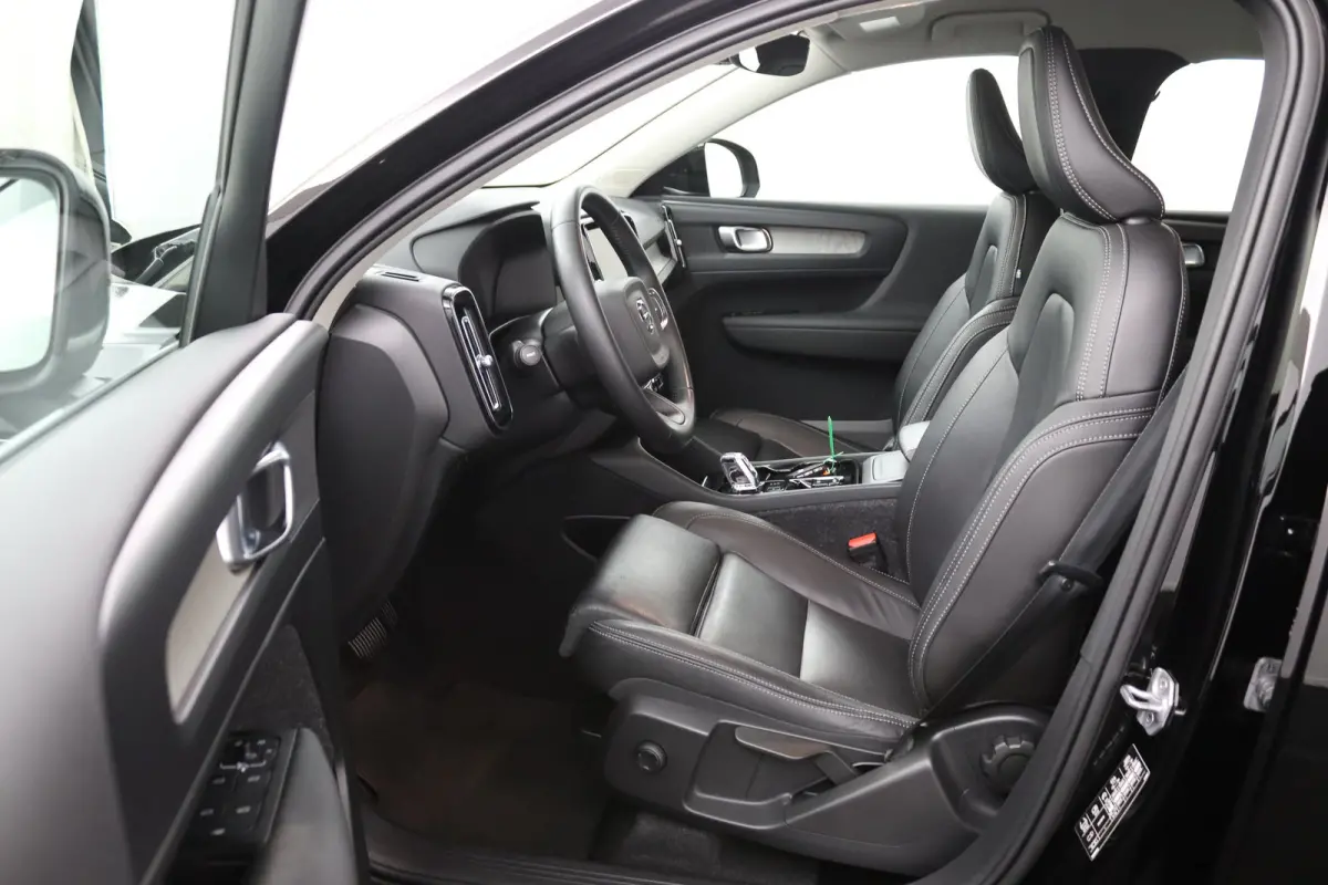 T2 Inscription | Stoel en stuurwielverwarming | Adaptieve Cruise control | Lederen bekleding | Parkeersensoren voor en achter | LED |