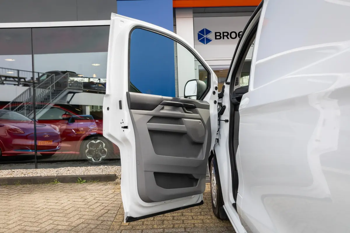 300 2.0 TDCI L2H1 Trend | BPM Vrij | Camera | Laadruimte Bescherming | Apple Carplay/Android Auto | Verwarmbare voorruit | | Apple Carplay/Android Auto|telefoonintegratie premium | Bestuurde