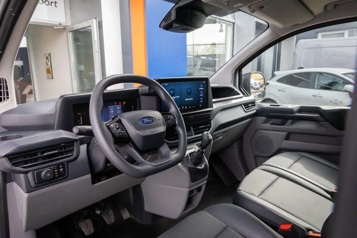 300 2.0 TDCI L2H1 Trend | BPM Vrij | Camera | Laadruimte Bescherming | Apple Carplay/Android Auto | Verwarmbare voorruit | | Apple Carplay/Android Auto|telefoonintegratie premium | Bestuurde