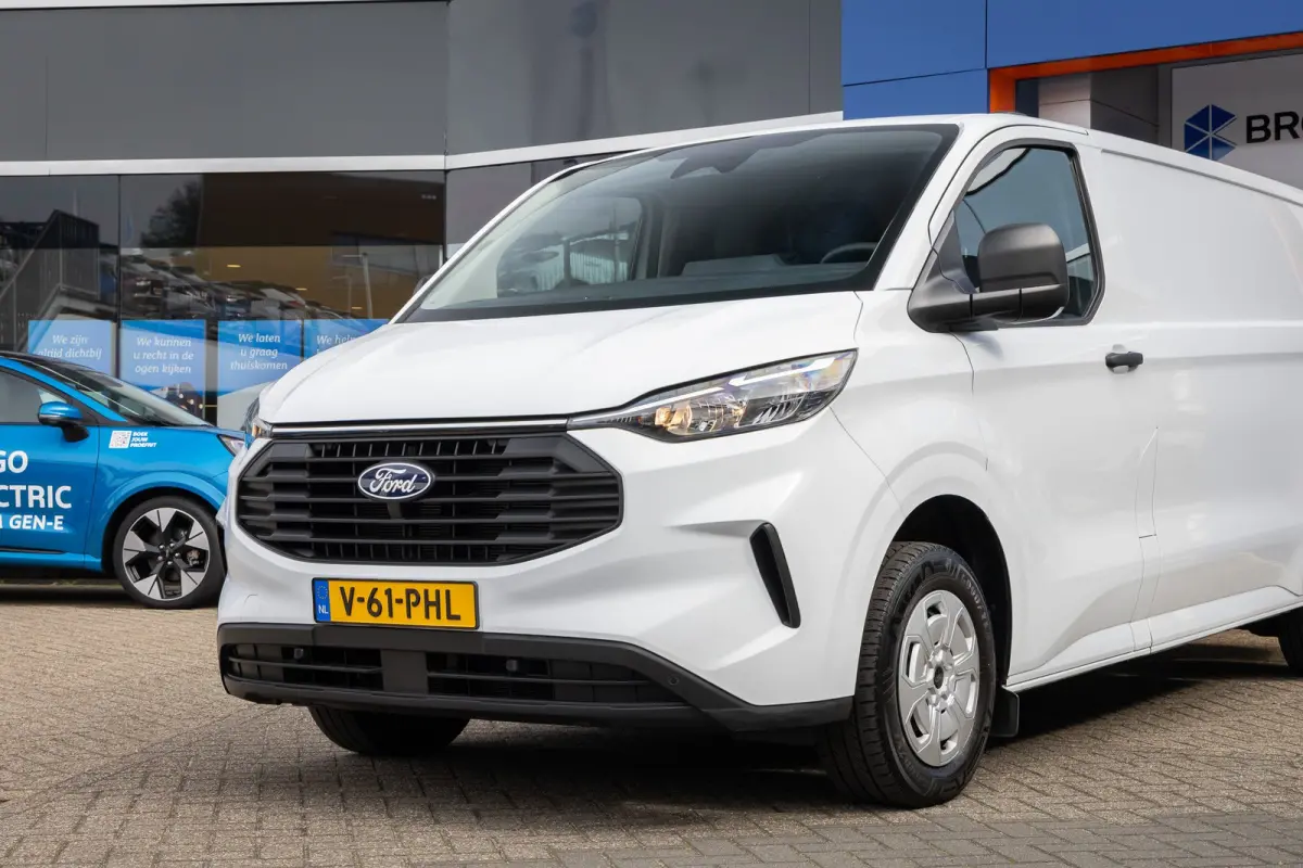 300 2.0 TDCI L2H1 Trend | BPM Vrij | Camera | Laadruimte Bescherming | Apple Carplay/Android Auto | Verwarmbare voorruit | | Apple Carplay/Android Auto|telefoonintegratie premium | Bestuurde