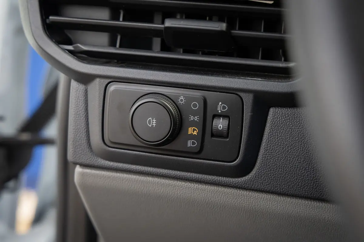 300 2.0 TDCI L2H1 Trend | BPM Vrij | Camera | Laadruimte Bescherming | Apple Carplay/Android Auto | Verwarmbare voorruit | | Apple Carplay/Android Auto|telefoonintegratie premium | Bestuurde