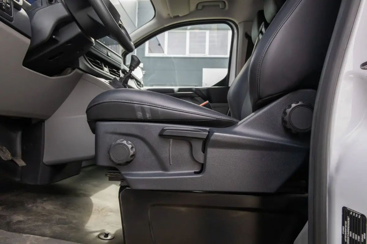 300 2.0 TDCI L2H1 Trend | BPM Vrij | Camera | Laadruimte Bescherming | Apple Carplay/Android Auto | Verwarmbare voorruit | | Apple Carplay/Android Auto|telefoonintegratie premium | Bestuurde