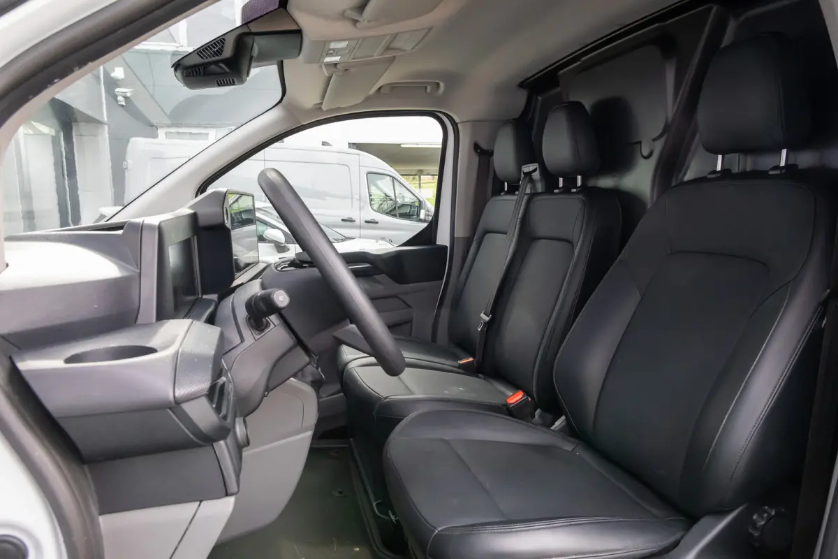 300 2.0 TDCI L2H1 Trend | BPM Vrij | Camera | Laadruimte Bescherming | Apple Carplay/Android Auto | Verwarmbare voorruit | | Apple Carplay/Android Auto|telefoonintegratie premium | Bestuurde