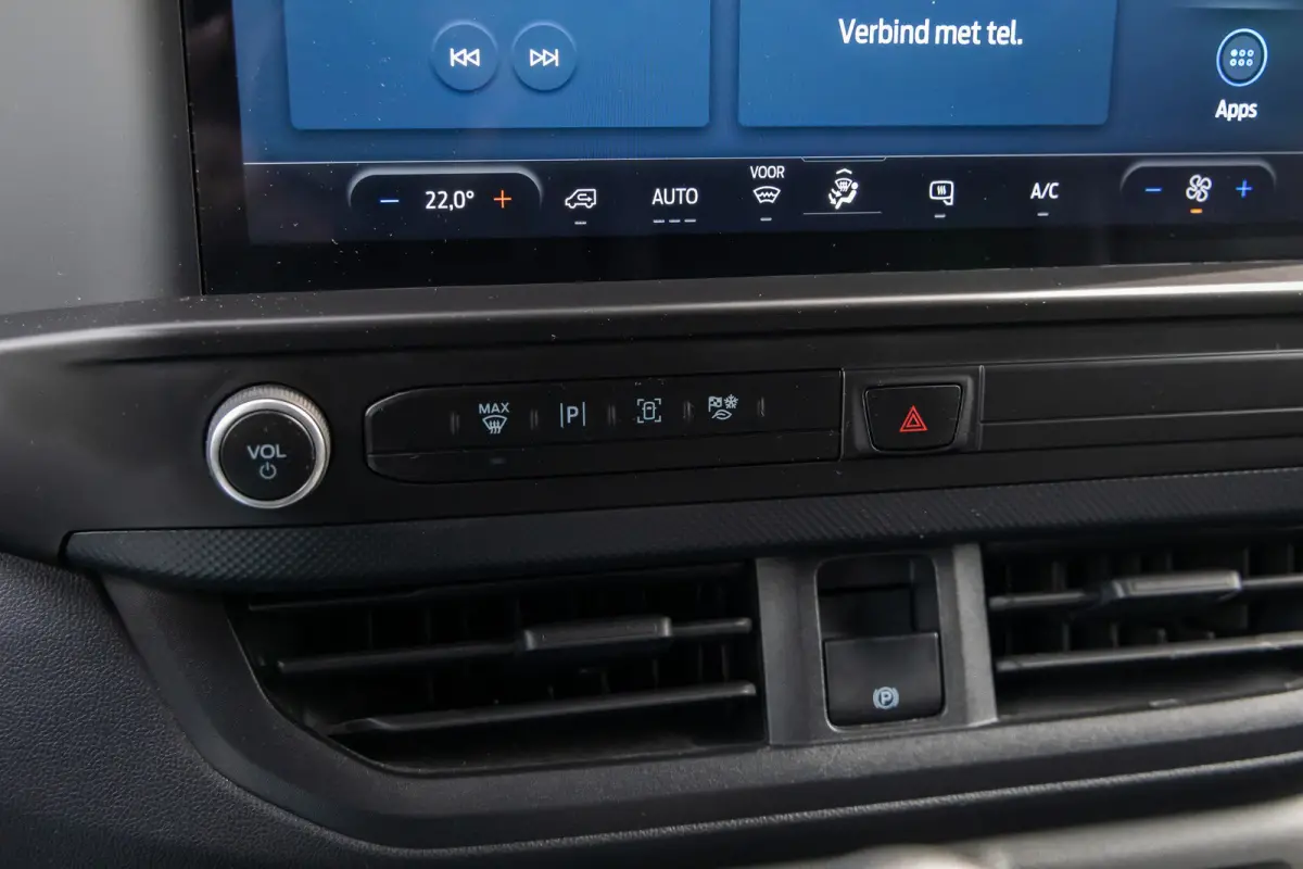 300 2.0 TDCI L2H1 Trend | BPM Vrij | Camera | Laadruimte Bescherming | Apple Carplay/Android Auto | Verwarmbare voorruit | | Apple Carplay/Android Auto|telefoonintegratie premium | Bestuurde