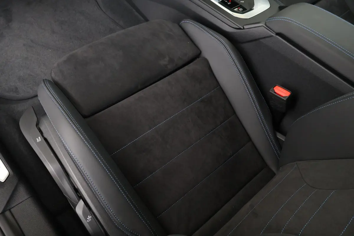 120 M Sport Design Edition M Sportpakket/ Stuurwielrand verwarmd/ Achteruitrijcamera/ Getint Glas/ Sportstoelen/ Driving Assistant