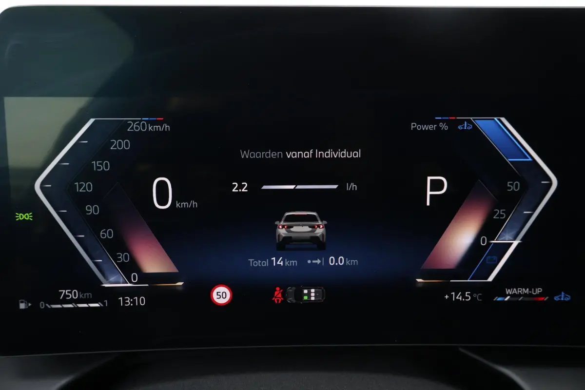 120 M Sport Design Edition M Sportpakket/ Stuurwielrand verwarmd/ Achteruitrijcamera/ Getint Glas/ Sportstoelen/ Driving Assistant