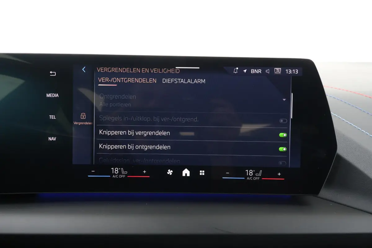 120 M Sport Design Edition M Sportpakket/ Stuurwielrand verwarmd/ Achteruitrijcamera/ Getint Glas/ Sportstoelen/ Driving Assistant