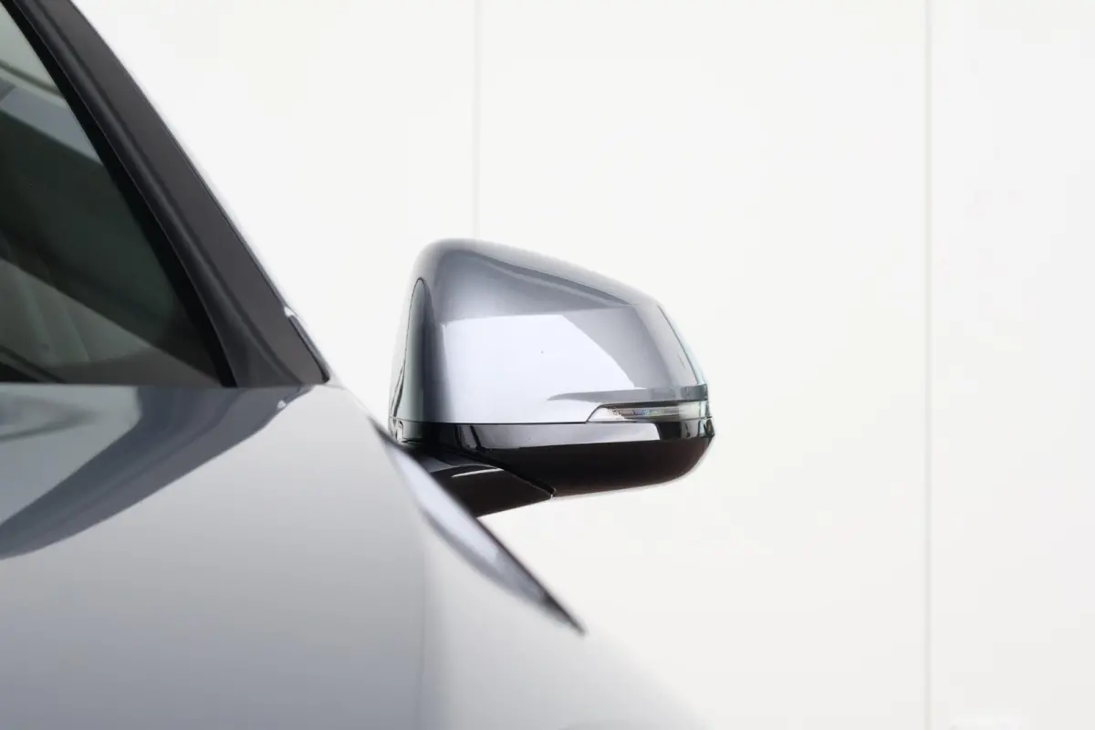 120 M Sport Design Edition M Sportpakket/ Stuurwielrand verwarmd/ Achteruitrijcamera/ Getint Glas/ Sportstoelen/ Driving Assistant