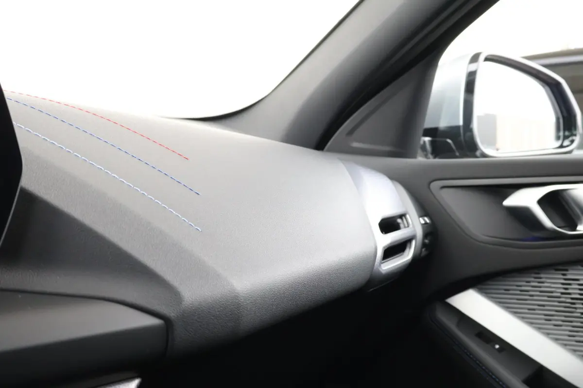 120 M Sport Design Edition M Sportpakket/ Stuurwielrand verwarmd/ Achteruitrijcamera/ Getint Glas/ Sportstoelen/ Driving Assistant
